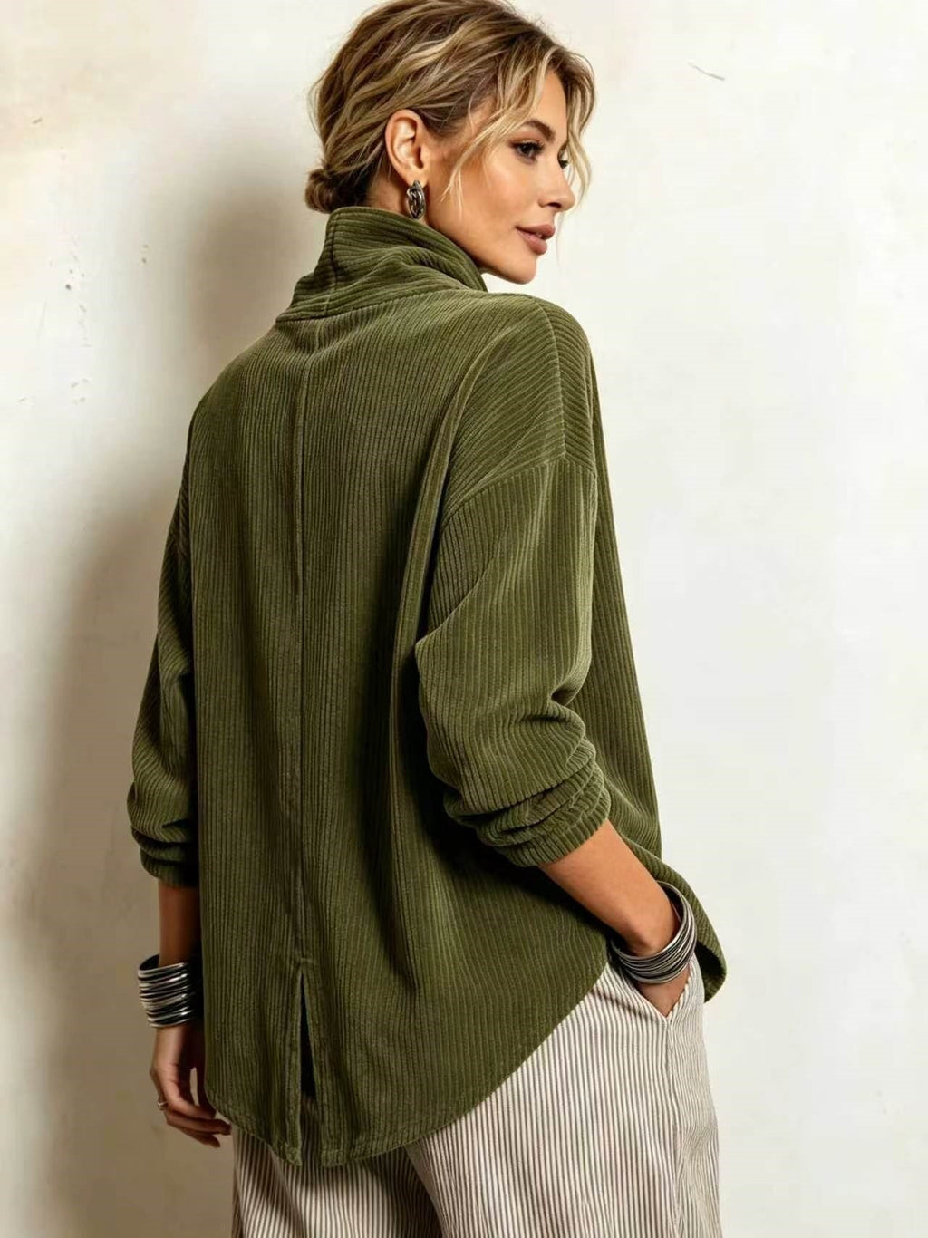 Elara | Maglione in velluto a coste con collo alto