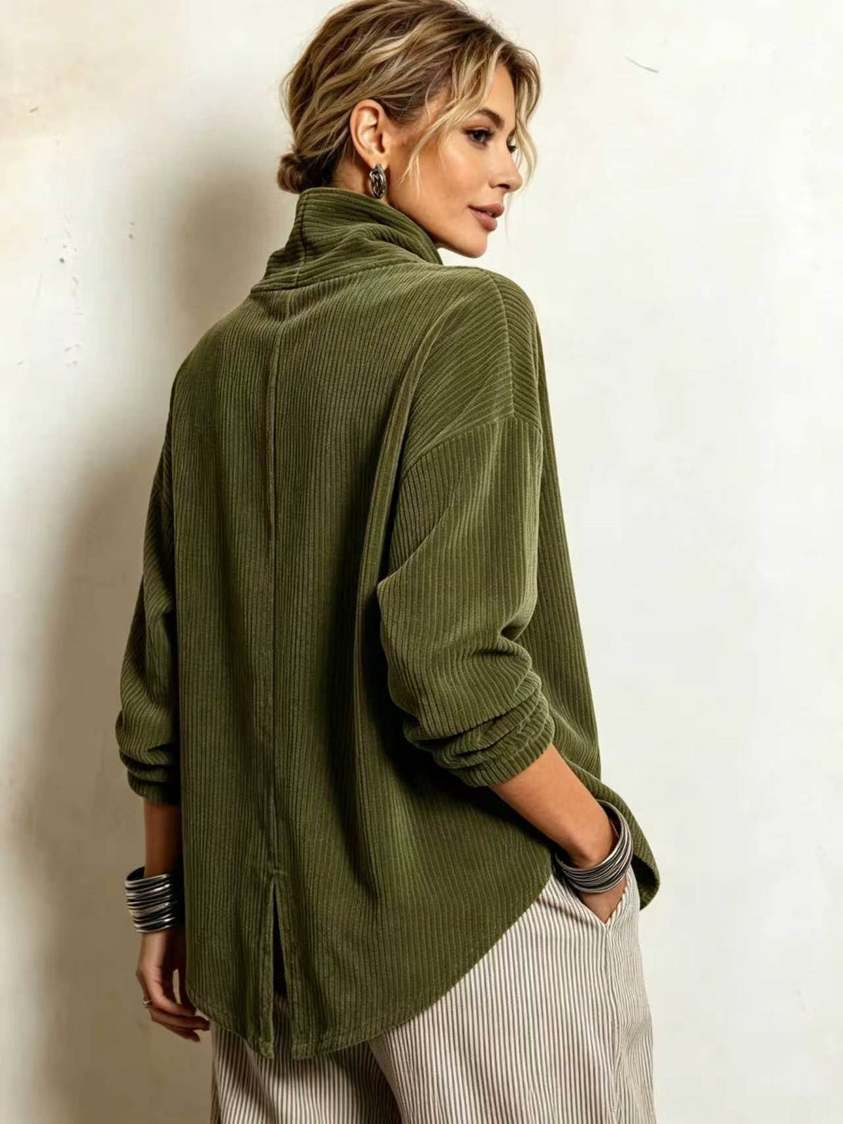 Elara | Maglione in velluto a coste con collo alto