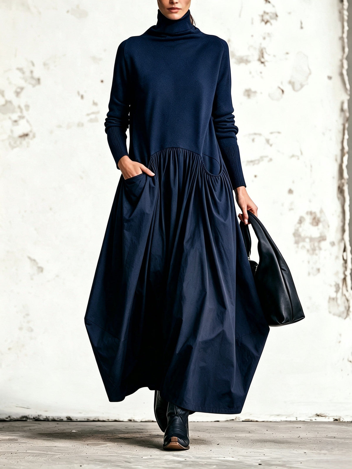 Abito Maxi Oversized Nero con Collo Alto e Dettaglio Tasche